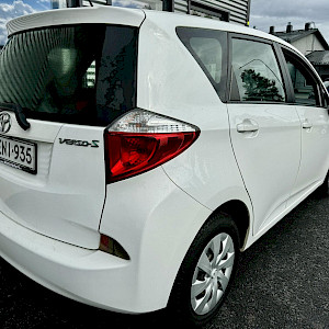 Toyota - Verso-S | 2011