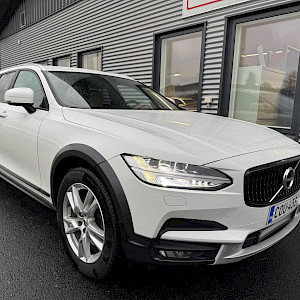 Volvo - V90 Cross Country | 2017