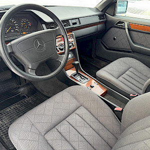 Mercedes-Benz - CE | 1994