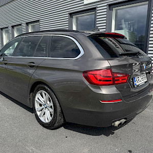 BMW - 520 | 2011