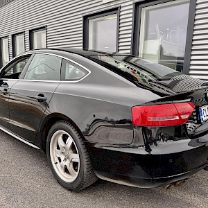 Audi - A5 | 2011